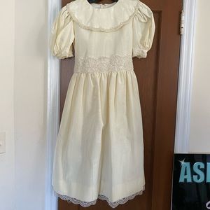 Girls 14 Silk ecru dress with lace details and bow